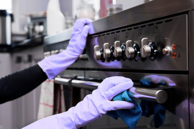 deep cleaning oven